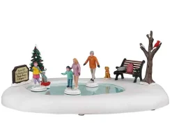 Lemax 04715 - Family Skating Day, Battery-Operated (4.5-Volt) - Table Pieces* Lemax Table Pieces